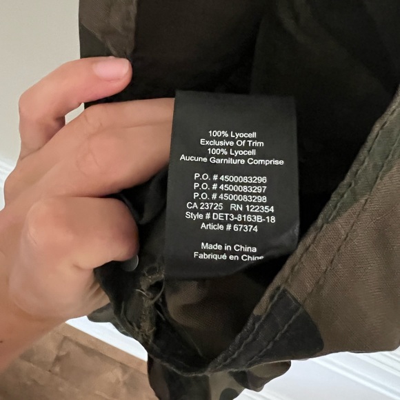 Aritzia camo short overalls XS - Picture 5 of 5